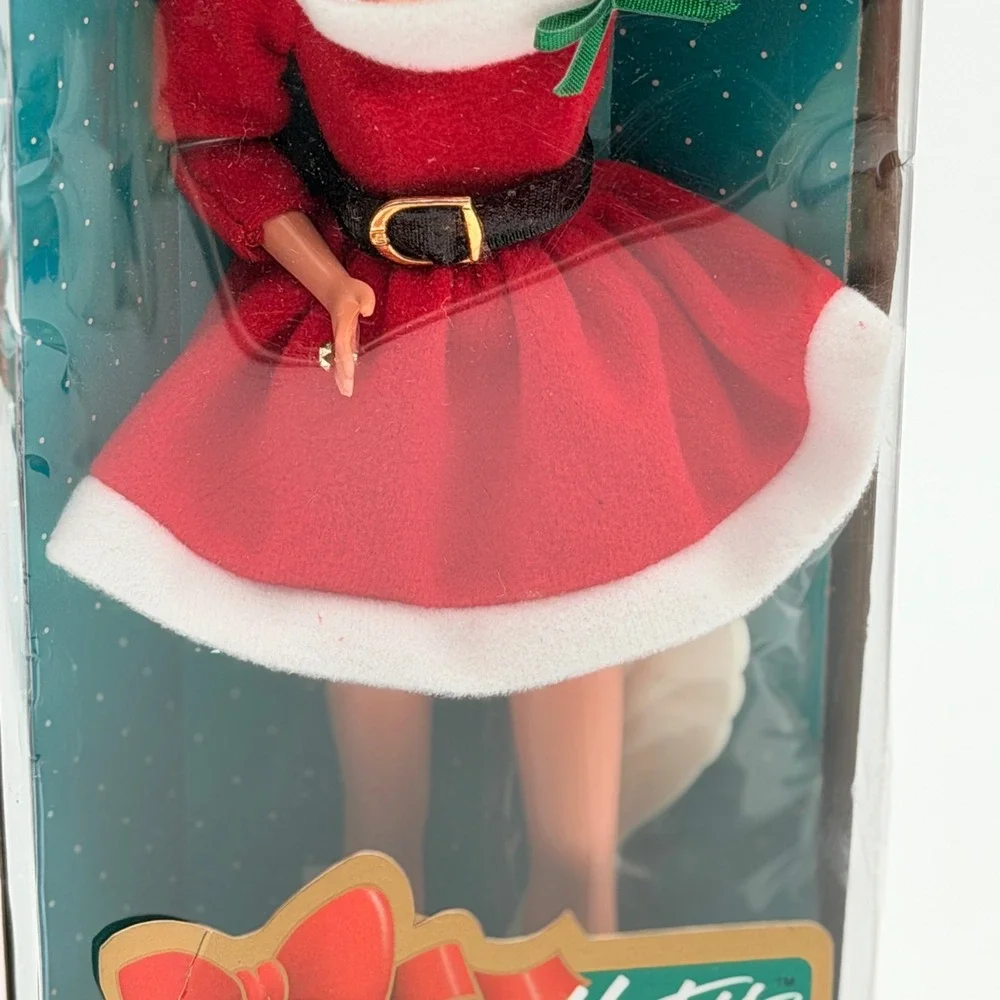 Mattel Holiday Hostess Barbie Special Edition 1992 Red Velvet Dress 10280 NIB